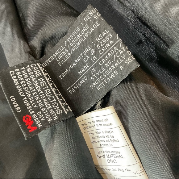 Danier Canada Black Leather Jacket With Fur Trim Size Large - Picture 10 of 13